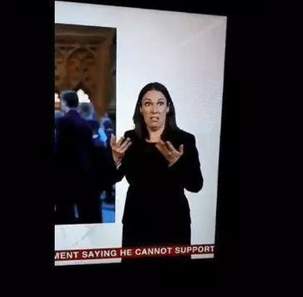0 BBC sign language expert sums up what were all thinking about Brexit chaos.. | Lamianow.gr