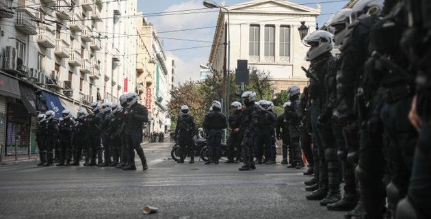 5fbe0c16230000cd04400775 | Lamianow.gr