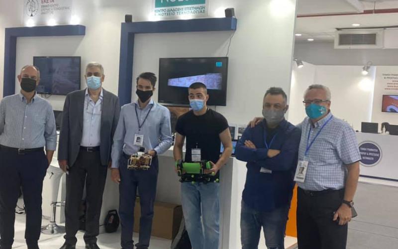 robot hood 2 | Lamianow.gr