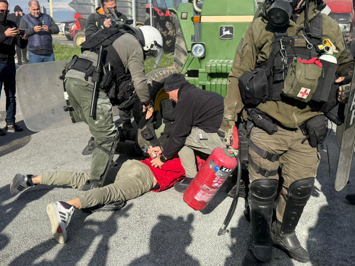 202511301328239626 | Lamianow.gr